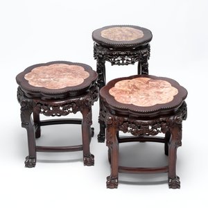 Three Chinese marble-topped hongmu stands, 20th C. — photo 1
