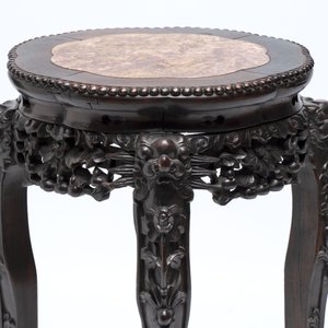 Three Chinese marble-topped hongmu stands, 20th C. — photo 18
