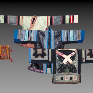Three Chinese 'Miao' jackets and a pocket, 20th C. — photo 1