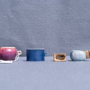 Three Chinese monochrome bird feeders, 19/20th C. — 照片 10