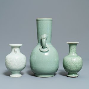Three Chinese monochrome celadon vases, 19/20th C. — 照片 5