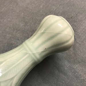 Three Chinese monochrome celadon vases, Yongzheng and Qianlong marks, 19/20th C. — photo 30