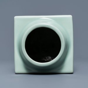 Three Chinese monochrome celadon vases, Yongzheng and Qianlong marks, 19/20th C. — photo 6