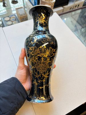 Three Chinese monochrome-glazed vases, Kangxi mark, 19/20th C. — photo 7