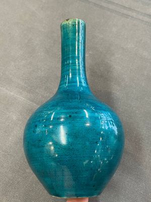 Three Chinese monochrome turquoise-glazed vases with two wooden stands, Kangxi and later — photo 14