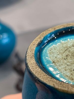 Three Chinese monochrome turquoise-glazed vases with two wooden stands, Kangxi and later — photo 8