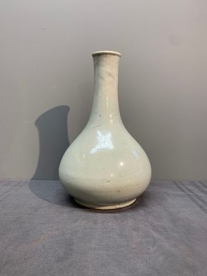 Three Chinese monochrome wares, Qianlong mark, Ming and later — photo 2