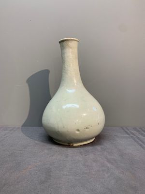 Three Chinese monochrome wares, Qianlong mark, Ming and later — photo 3
