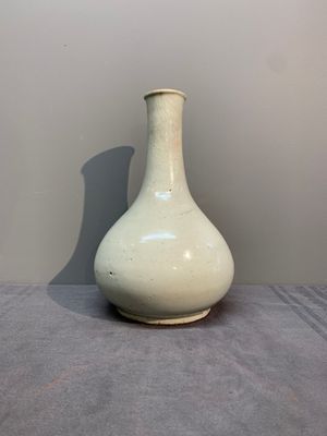Three Chinese monochrome wares, Qianlong mark, Ming and later — photo 4