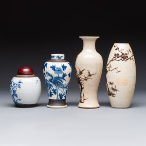 Three Chinese Nanking crackle-glazed vases, a blue and white vase, a bowl and a jar with a wooden cover, Yongzheng and Chenghua marks, 19th C. — foto 3