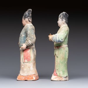 Three Chinese polychrome pottery figures, Sui/Ming — photo 4