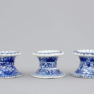 Three Chinese porcelain blue and white salts, Kangxi, ca. 1700 — photo 3