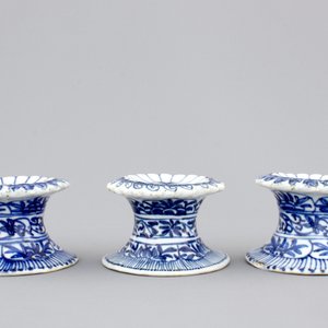 Three Chinese porcelain blue and white salts, Kangxi, ca. 1700 — photo 4