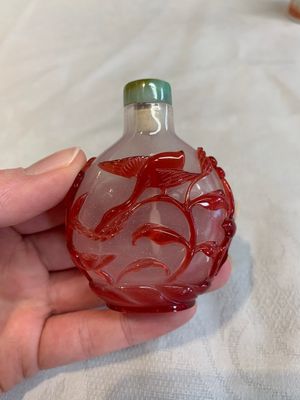Three Chinese porcelain snuff bottles and a red Peking glass snuff bottle, Daoguang and Tongzhi mark, 19th C. — photo 15