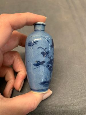 Three Chinese powder blue-ground blue and white snuff bottles and one blue and white snuff bottle, 19th C. — photo 2