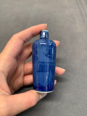 Three Chinese powder blue-ground blue and white snuff bottles and one blue and white snuff bottle, 19th C. — photo 29