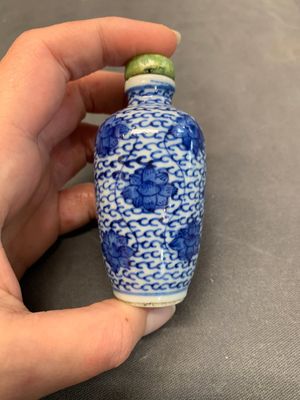 Three Chinese powder blue-ground blue and white snuff bottles and one blue and white snuff bottle, 19th C. — photo 35