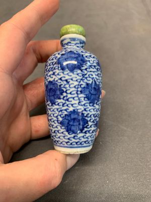 Three Chinese powder blue-ground blue and white snuff bottles and one blue and white snuff bottle, 19th C. — photo 38