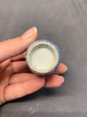 Three Chinese powder blue-ground blue and white snuff bottles and one blue and white snuff bottle, 19th C. — photo 43