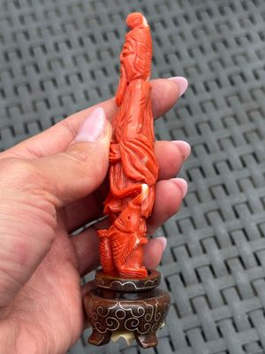 Three Chinese red coral carvings on wooden stands, 19/20th C. — photo 19