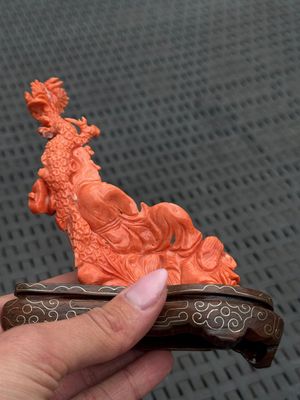 Three Chinese red coral carvings on wooden stands, 19/20th C. — photo 31
