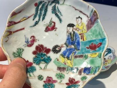 Three Chinese relief-decorated famille rose 'lotus' cups and saucers with a scholar and his servant, Yongzheng — 照片 19