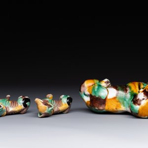 Three Chinese sancai-glazed dogs, Qianlong and later — photo 5
