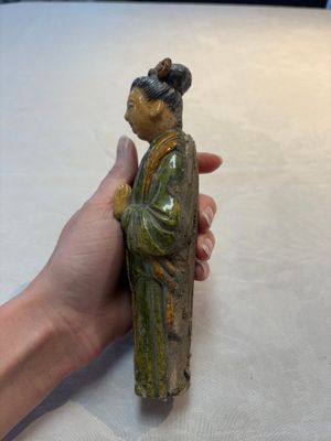 Three Chinese sancai-glazed figures of deities, Ming — photo 15
