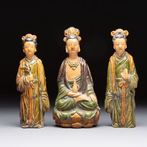 Three Chinese sancai-glazed figures of deities, Ming — photo 1