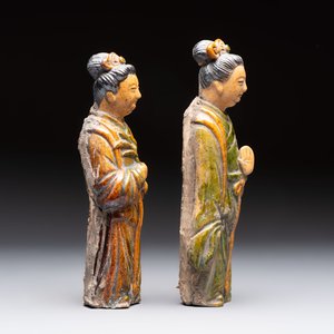 Three Chinese sancai-glazed figures of deities, Ming — photo 11