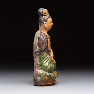 Three Chinese sancai-glazed figures of deities, Ming — photo 5