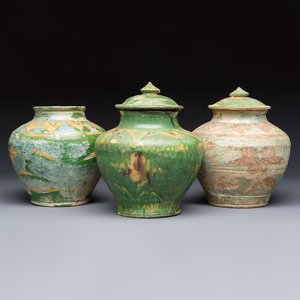 Three Chinese sancai-glazed pottery jars, two with cover, Ming or earlier — photo 1