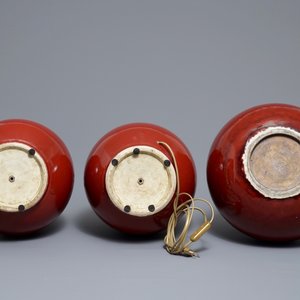 Three Chinese sang-de-boeuf-glazed bottle vases, 20th C. — 照片 6