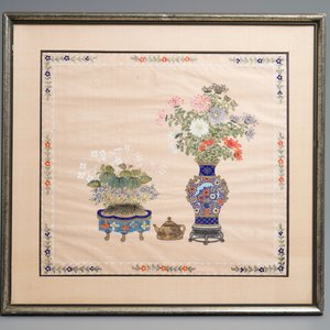 Three Chinese silk paintings: ‘Antiquities with flowers’, 19th C. — photo 2