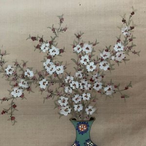 Three Chinese silk paintings: ‘Antiquities with flowers’, 19th C. — photo 9