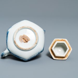 Three Chinese silver-mounted blue and white vases and a teapot, Kangxi — 照片 14
