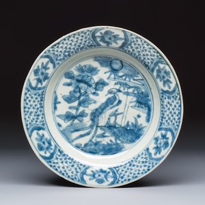 Three Chinese Swatow blue and white 'Phoenix' dishes — foto 2