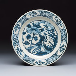 Three Chinese Swatow blue and white 'Phoenix' dishes — foto 6