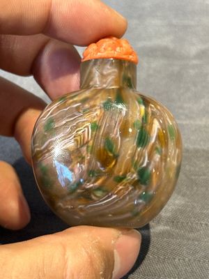 Three Chinese swirled glass snuff bottles, Qing — photo 20