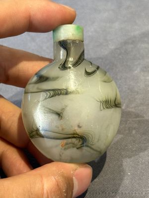 Three Chinese swirled glass snuff bottles, Qing — photo 2
