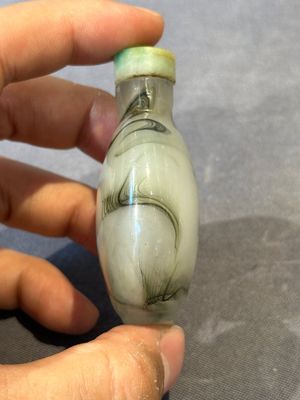 Three Chinese swirled glass snuff bottles, Qing — photo 5