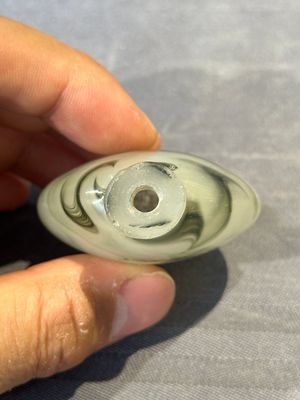 Three Chinese swirled glass snuff bottles, Qing — photo 6