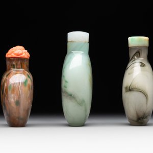 Three Chinese swirled glass snuff bottles, Qing — photo 2