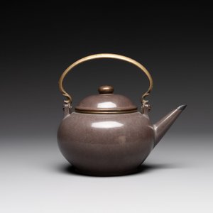 Three Chinese Thai market polished Yixing stoneware teapots with brass mounts, 19th C. — photo 21