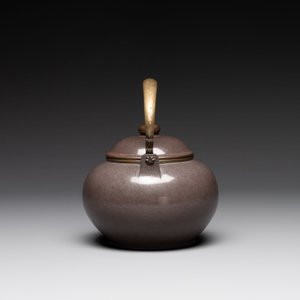 Three Chinese Thai market polished Yixing stoneware teapots with brass mounts, 19th C. — photo 22