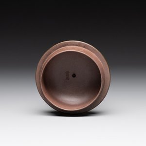 Three Chinese Thai market polished Yixing stoneware teapots with brass mounts, 19th C. — photo 26