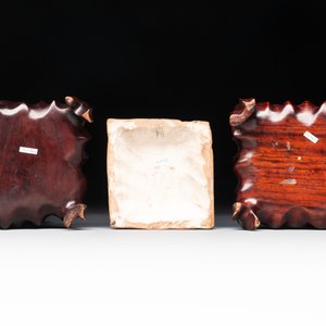 Three Chinese turquoise-glazed 'gu' vases with floral design, two with wooden stands, Ming — foto 7