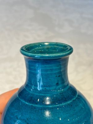 Three Chinese turquoise-glazed vases and a turquoise and aubergine-glazed Buddhist lion, Kangxi — photo 24