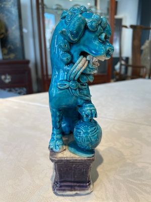 Three Chinese turquoise-glazed vases and a turquoise and aubergine-glazed Buddhist lion, Kangxi — photo 3