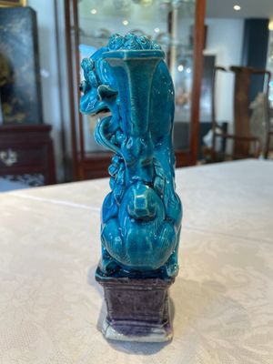 Three Chinese turquoise-glazed vases and a turquoise and aubergine-glazed Buddhist lion, Kangxi — photo 5